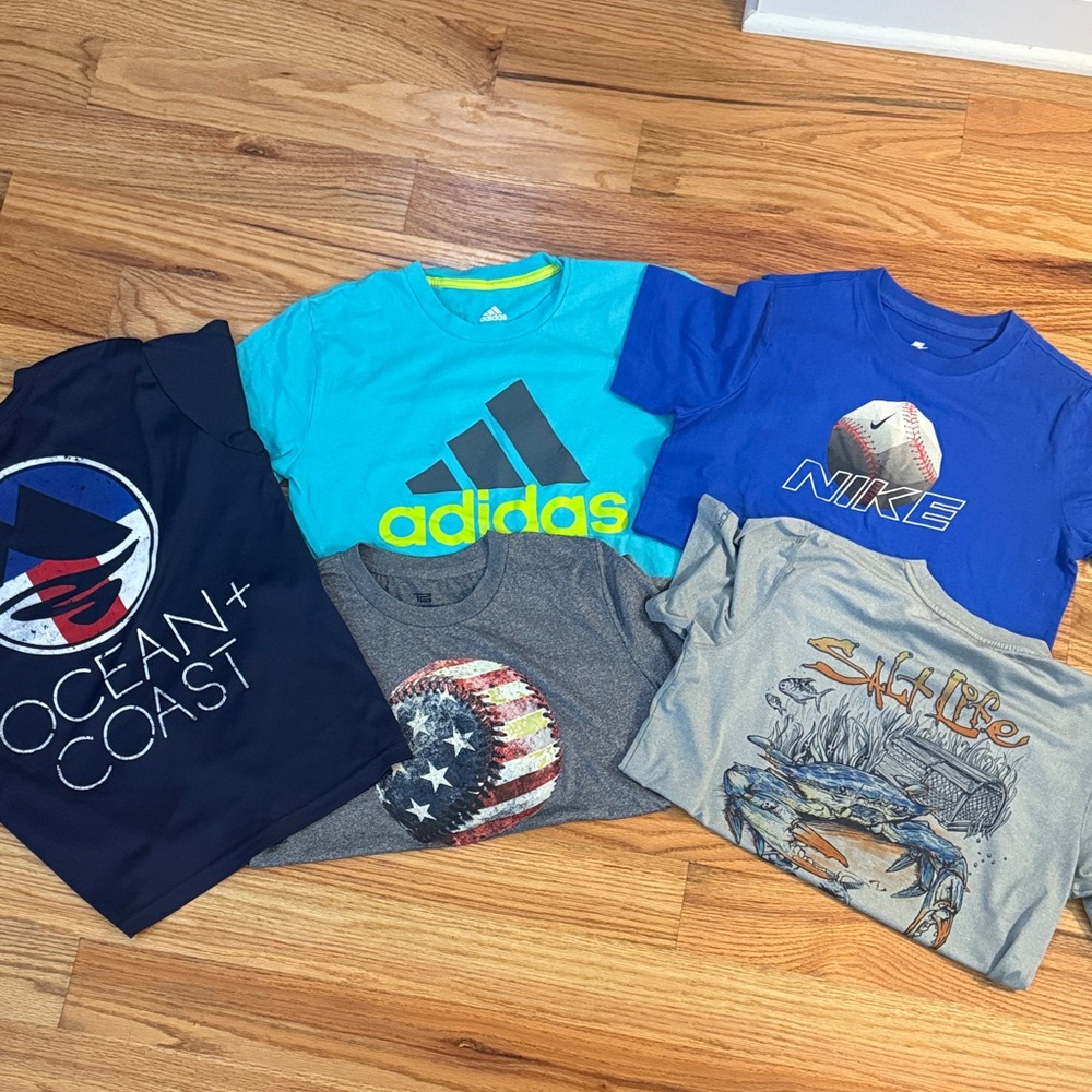Lot Boys Medium Graphic Shirts